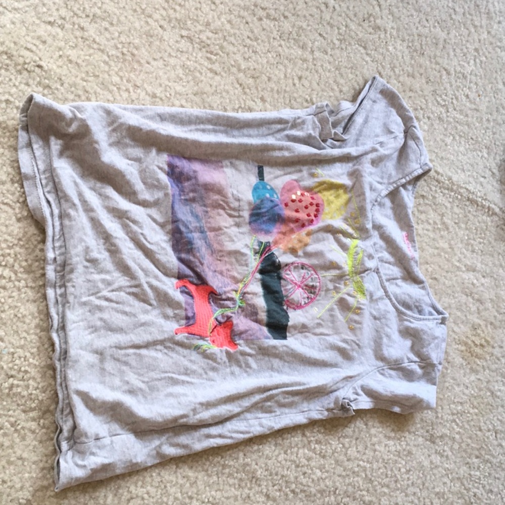 Lightly used gapkids T-shirt.
